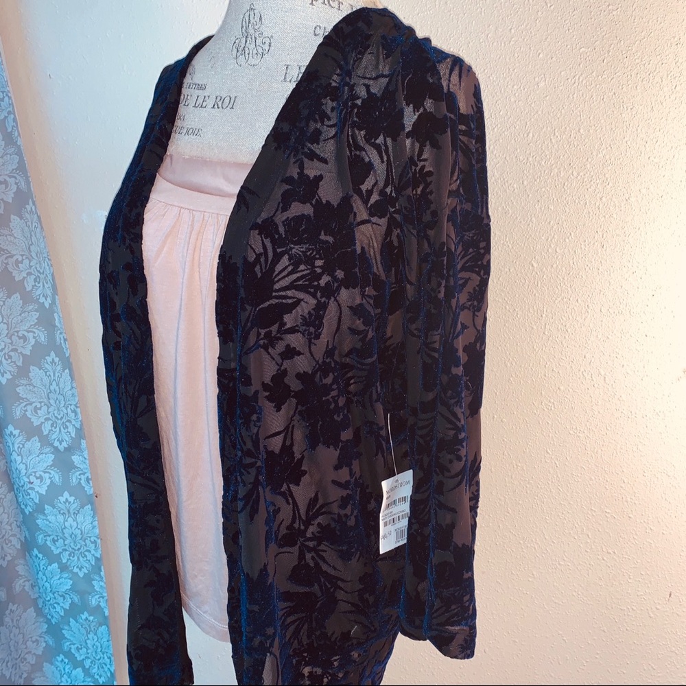 HINGE Light weight Cardigan